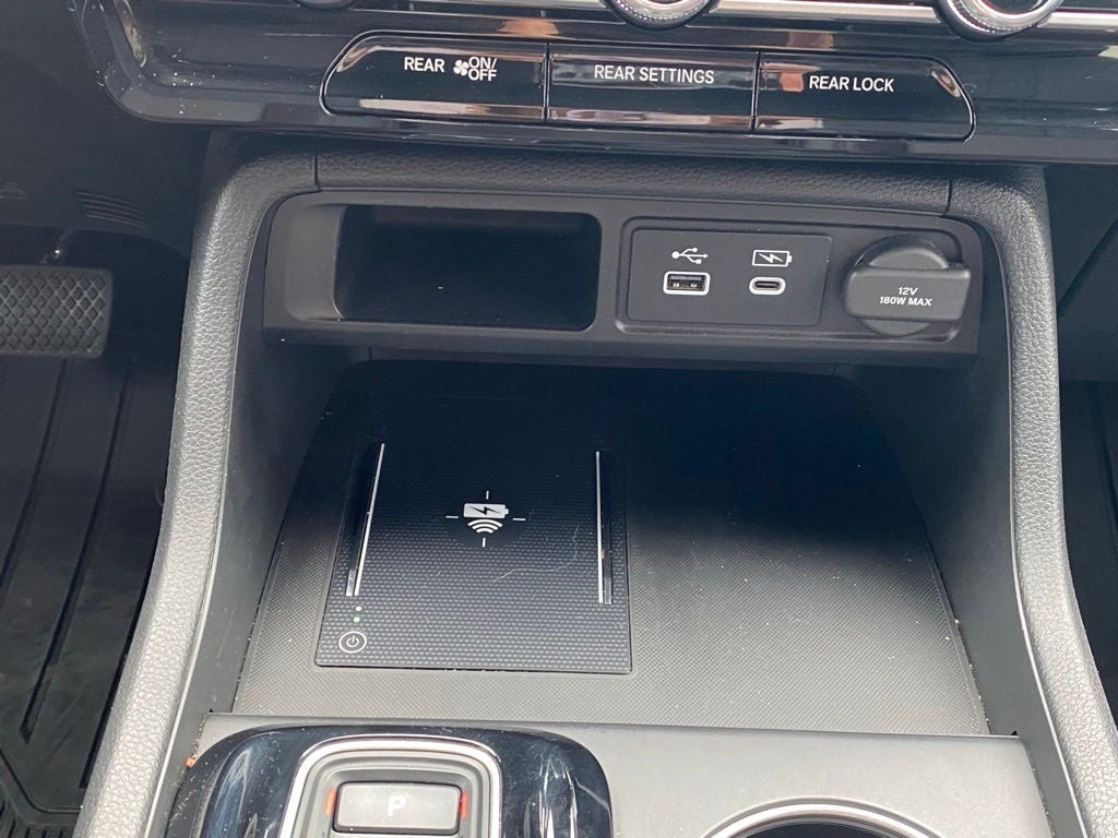2025 Honda Pilot Black Edition AWD / 3RD ROW / LOADED / ONE OWNER