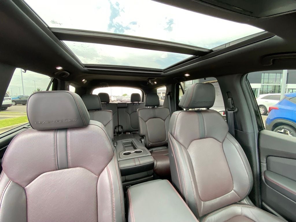 2025 Honda Pilot Black Edition AWD / 3RD ROW / LOADED / ONE OWNER