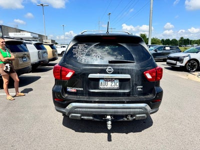 2018 Nissan Pathfinder SL