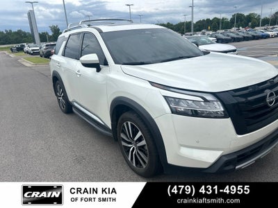 2024 Nissan Pathfinder Platinum 4X4 / HEATED AND COOLED SEATS / LOADED
