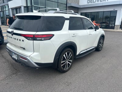 2024 Nissan Pathfinder Platinum 4X4 / HEATED AND COOLED SEATS / LOADED