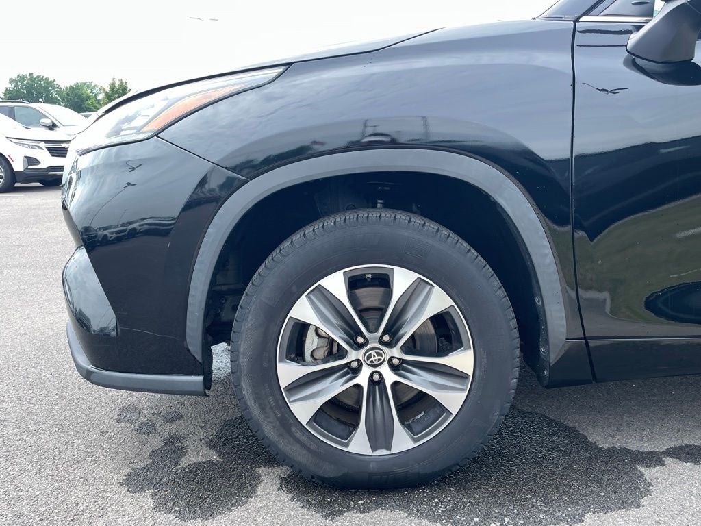 2020 Toyota Highlander XLE MOONROOF / HEATED SEATS