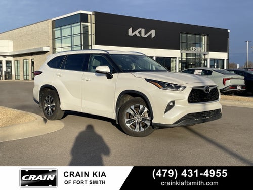 2021 Toyota Highlander XLE HEATED SEATS / POWER LIFTGATE