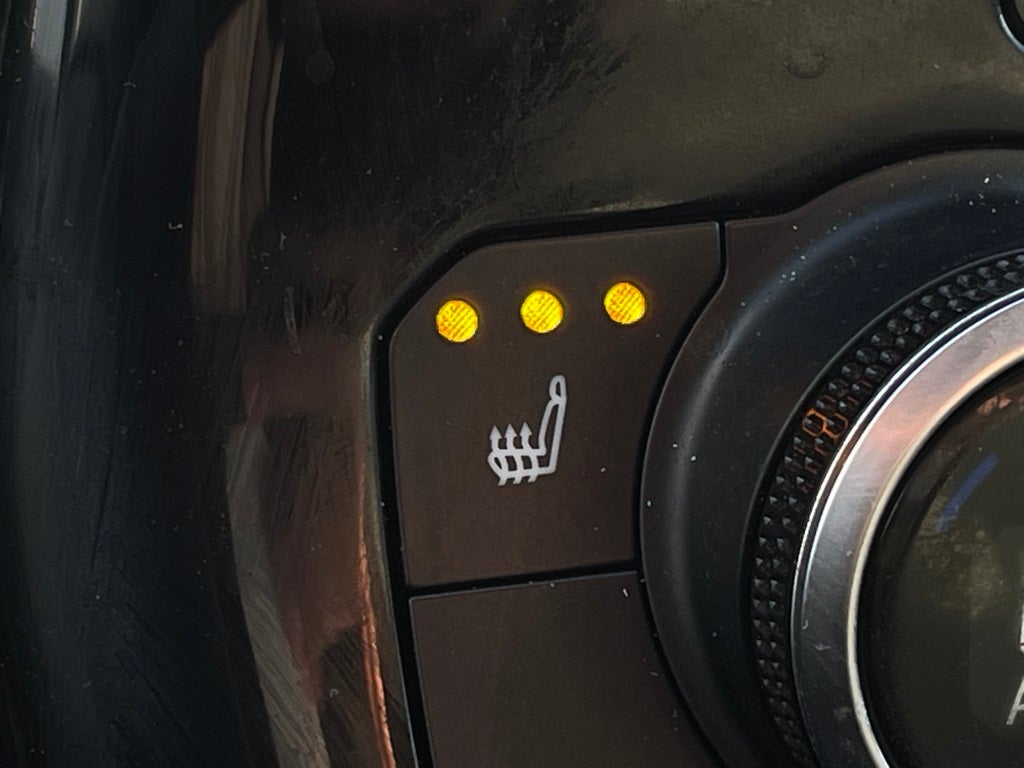 2021 Toyota Highlander XLE HEATED SEATS / POWER LIFTGATE