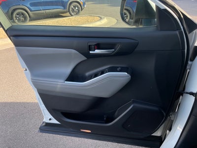 2021 Toyota Highlander XLE HEATED SEATS / POWER LIFTGATE