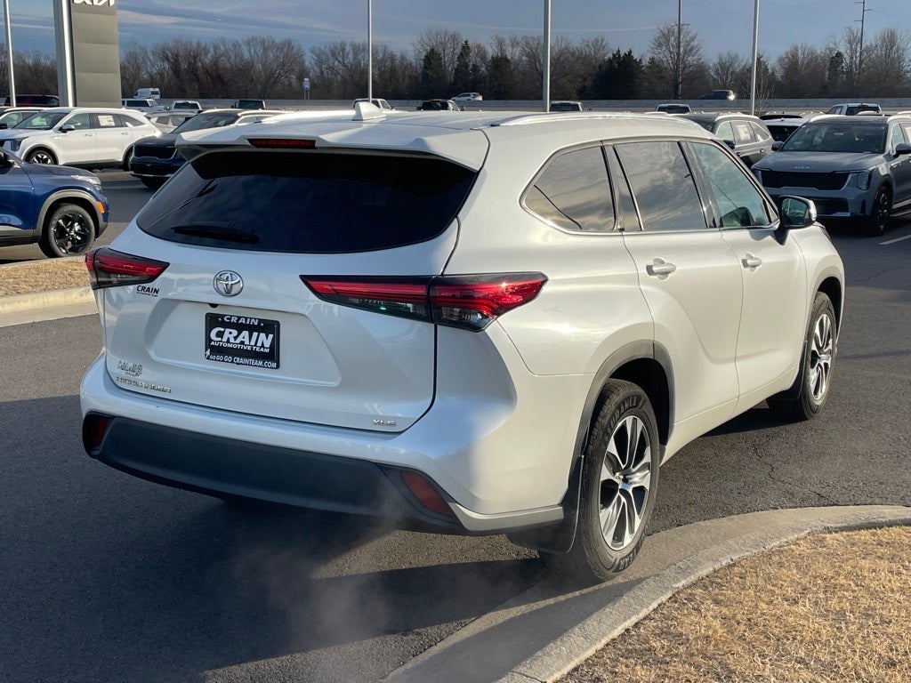 2021 Toyota Highlander XLE HEATED SEATS / POWER LIFTGATE
