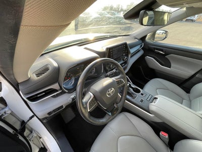 2021 Toyota Highlander XLE HEATED SEATS / POWER LIFTGATE