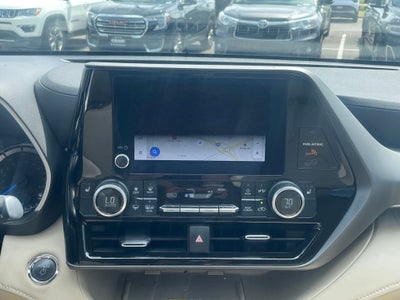 2023 Toyota Highlander Hybrid XLE HEATED SEATS / ONE OWNER / CLEAN CARFAX