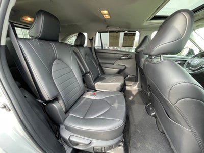 2024 Toyota Highlander LE SUNROOF / CAPT CHAIRS / 3RD ROW