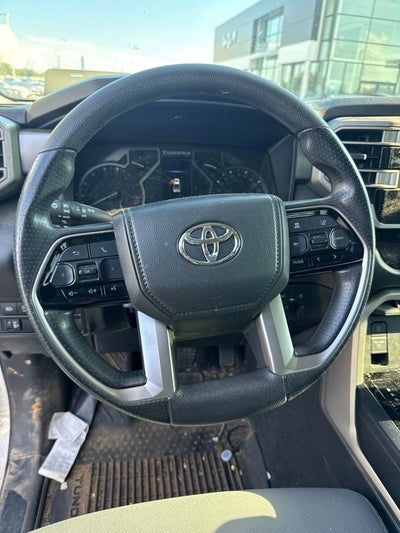 2024 Toyota Tundra SR5 4X4 / ONE OWNER / CLEAN CARFAX