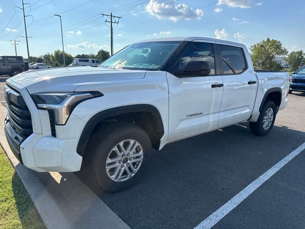 2024 Toyota Tundra SR5 4X4 / ONE OWNER / CLEAN CARFAX