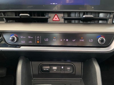2025 Kia Sportage EX SUNROOF / NAV / HEATED SEATS