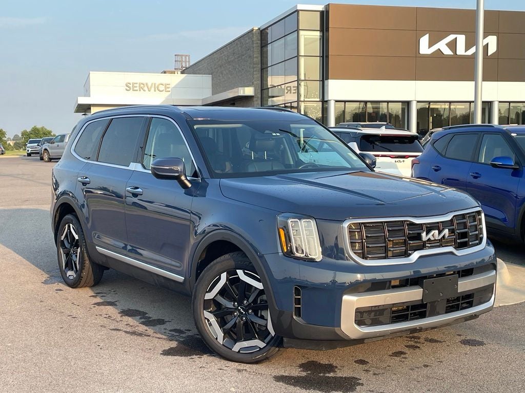 2023 Kia Telluride S SUNROOF / NAV / LEATHER / HEATED SEATS