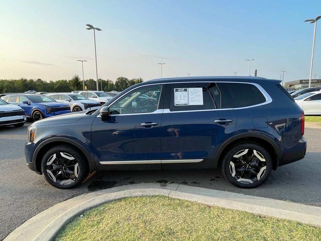 2023 Kia Telluride S SUNROOF / NAV / LEATHER / HEATED SEATS