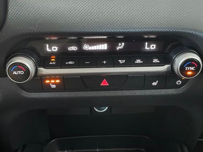 2025 Mazda Mazda CX-50 2.5 S Preferred Package HEATED SEATS / ONE OWNER / AWD
