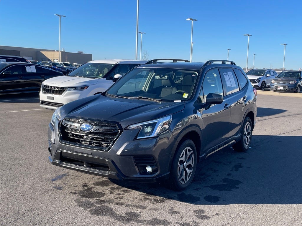 2024 Subaru Forester Premium MOONROOF / HEATED SEATS / AWD