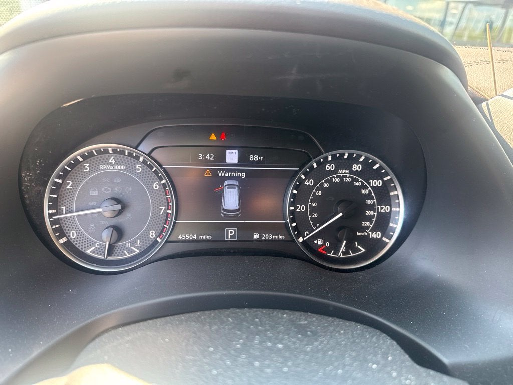 2024 Nissan Armada Platinum MOONROOF / HEATED SEATS / NAV
