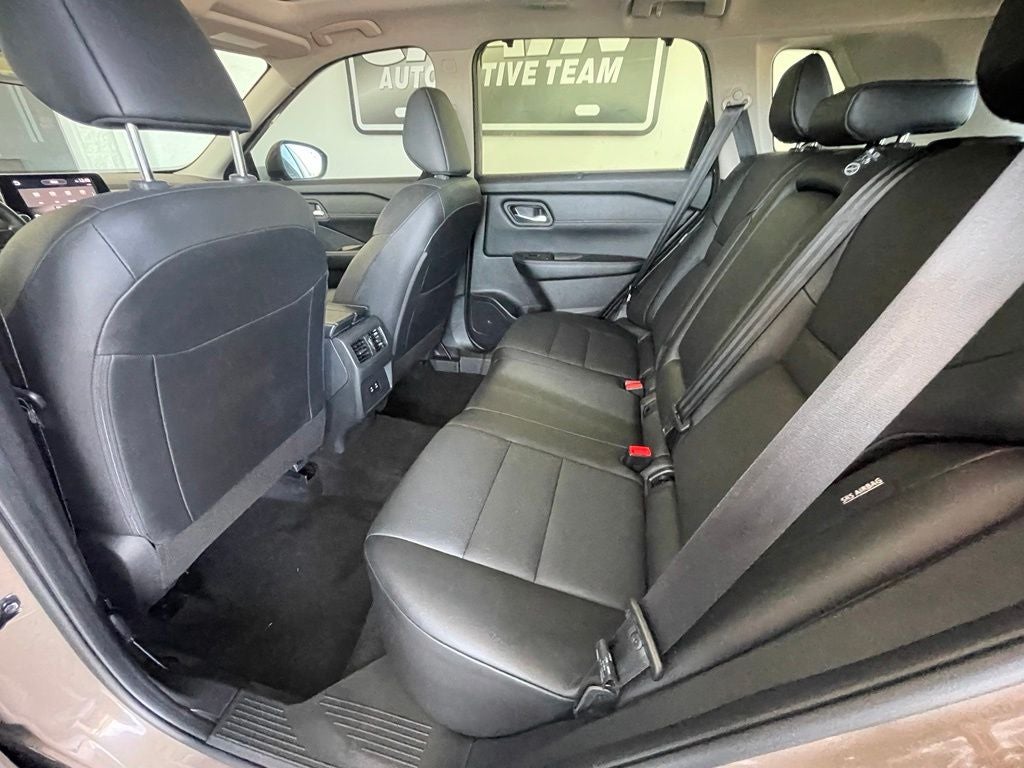 2024 Nissan Rogue SV PREMIUM PACKAGE / MOONROOF / LEATHER