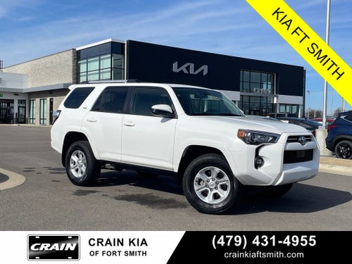 2023 Toyota 4Runner SR5 4X4 / ONE OWNER