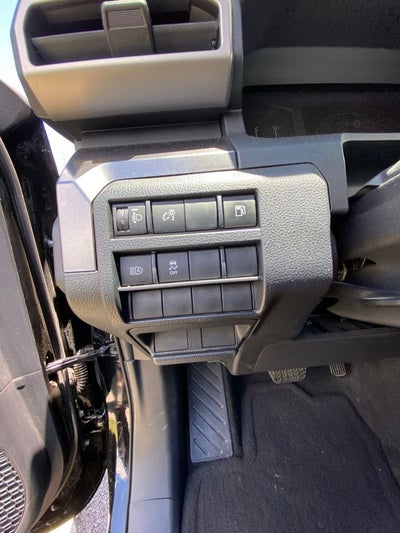 2025 Toyota 4Runner SR5 4X4 / ONE OWNER