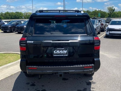 2025 Toyota 4Runner SR5 4X4 / ONE OWNER