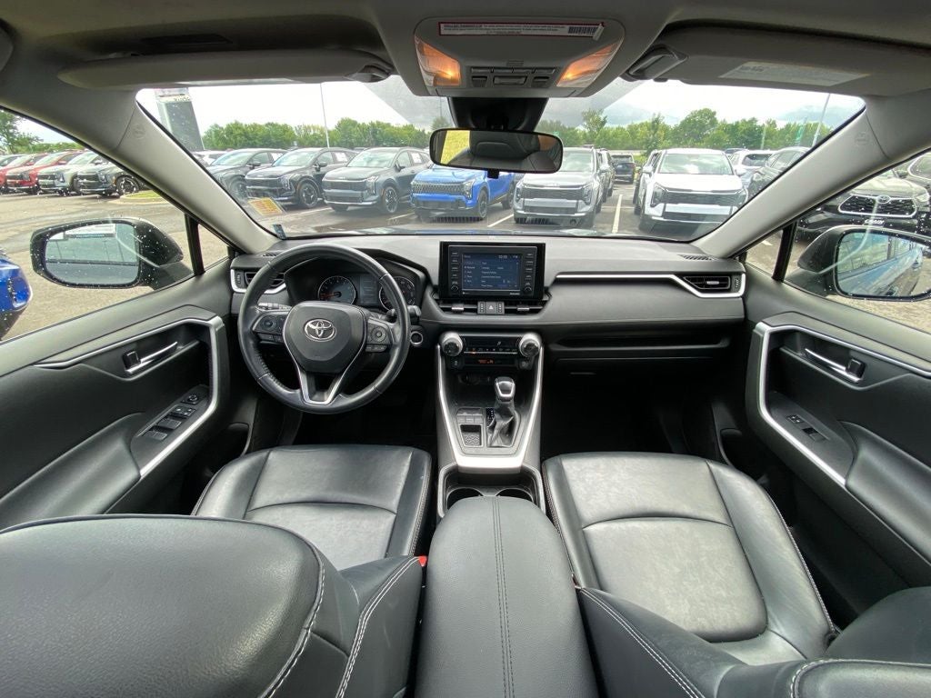 2021 Toyota RAV4 XLE Premium CLEAN CARFAX / ONE OWNER / MOONROOF
