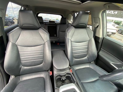 2021 Toyota RAV4 XLE Premium CLEAN CARFAX / ONE OWNER / MOONROOF