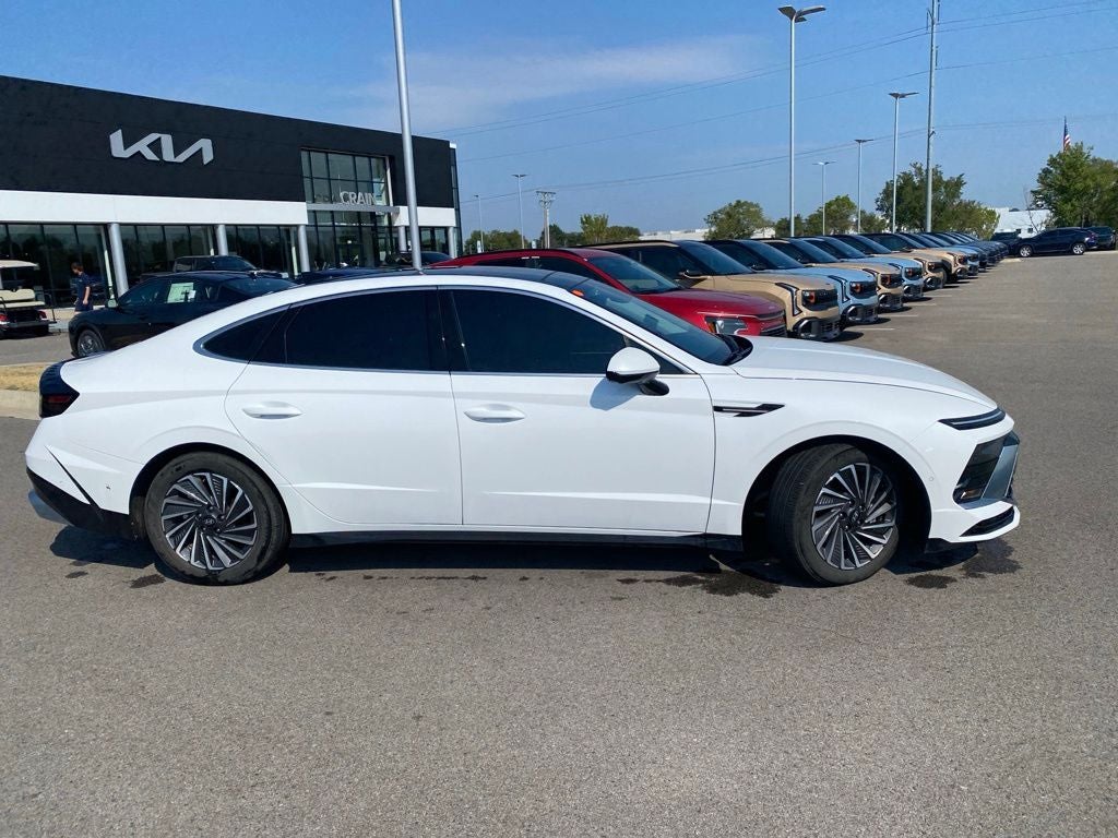 2025 Hyundai Sonata Hybrid Limited MOONROOF / NAV / ONE OWNER / HEATED SEATS