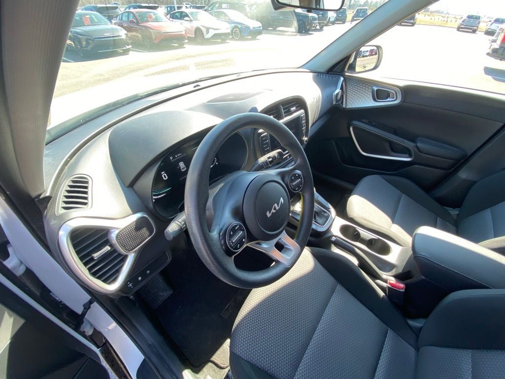 2024 Kia Soul LX ONE OWNER / CLEAN CARFAX