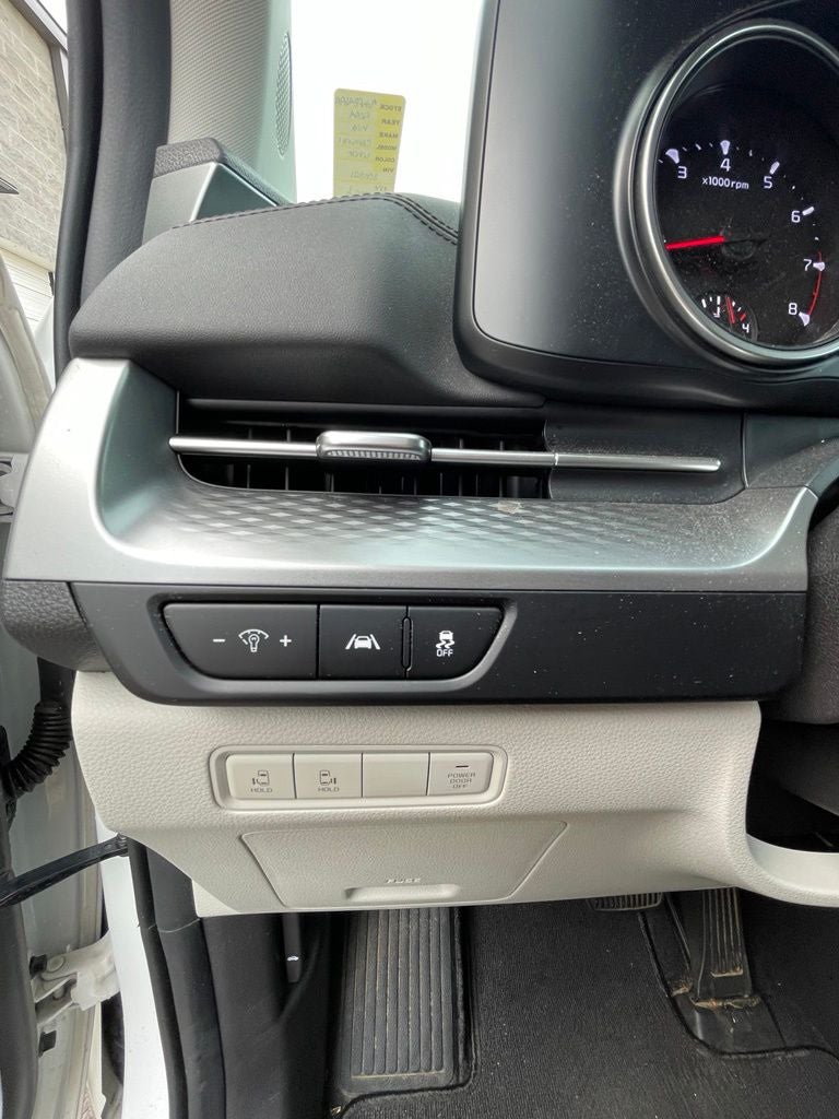 2024 Kia Carnival LX
