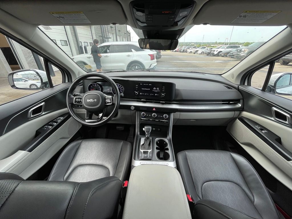 2024 Kia Carnival LX ONE OWNER / CLEAN CARFAX