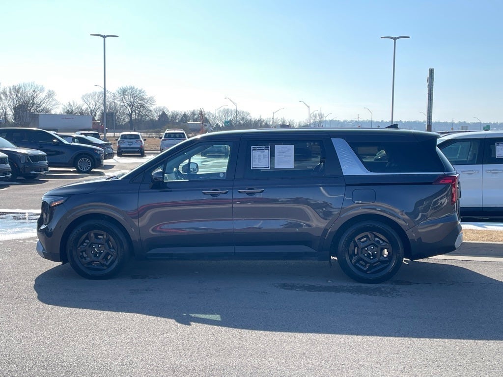 2025 Kia Carnival LXS LEATHER / HEATED SEATS / NAV
