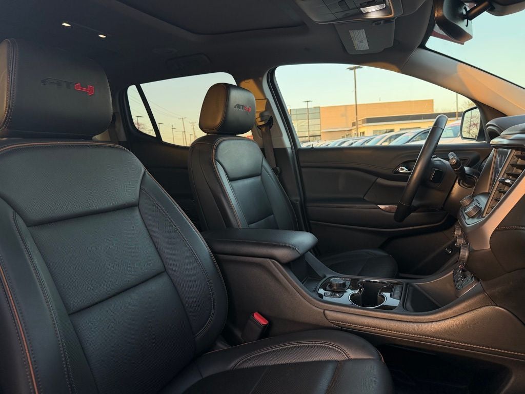 2023 GMC Acadia AT4
