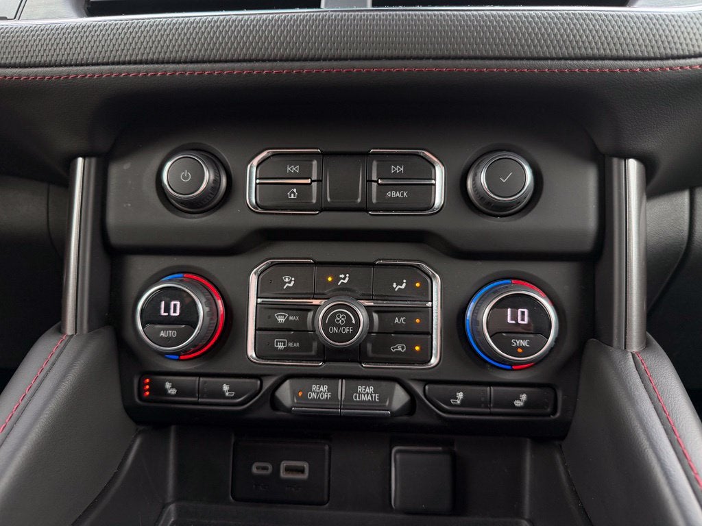 2023 Chevrolet Suburban RST