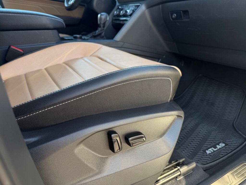 2023 Volkswagen Atlas Cross Sport 3.6L V6 SEL Premium R-Line