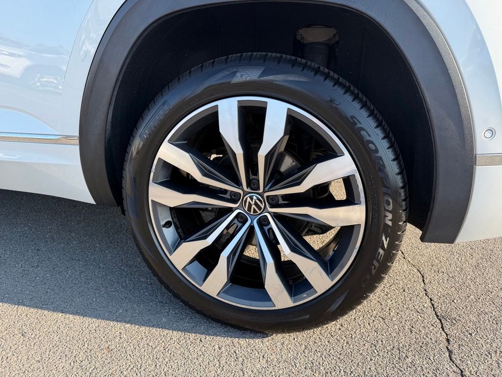 2023 Volkswagen Atlas Cross Sport 3.6L V6 SEL Premium R-Line
