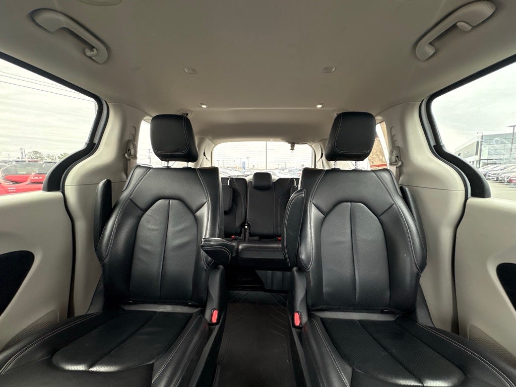 2022 Chrysler Pacifica Hybrid Touring L