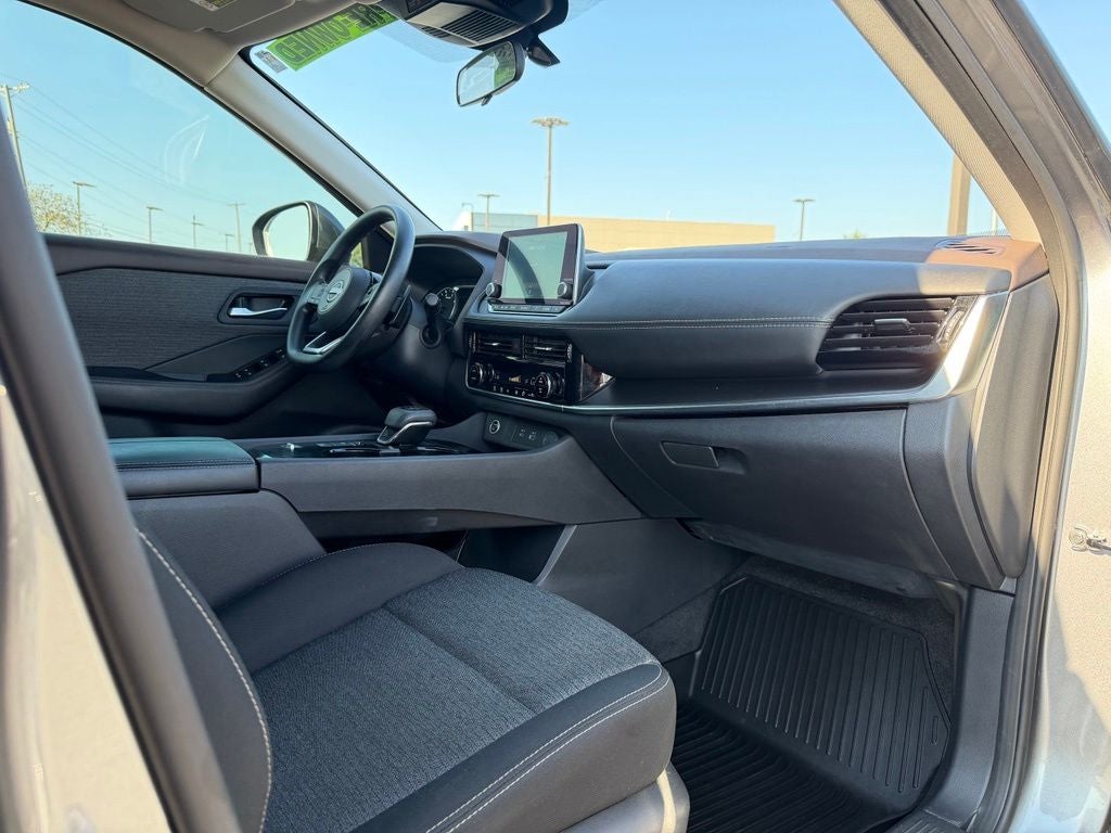 2023 Nissan Rogue SV *Clean Carfax, One-Owner