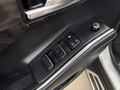 2022 Toyota Highlander Platinum *Platinum Pkg/Pano Roof/Pano View Mirrors