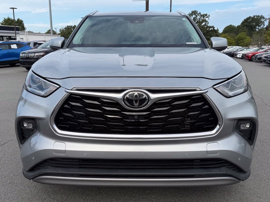 2022 Toyota Highlander Platinum *Platinum Pkg/Pano Roof/Pano View Mirrors