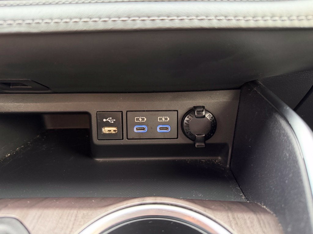 2022 Toyota Highlander Platinum *Platinum Pkg/Pano Roof/Pano View Mirrors