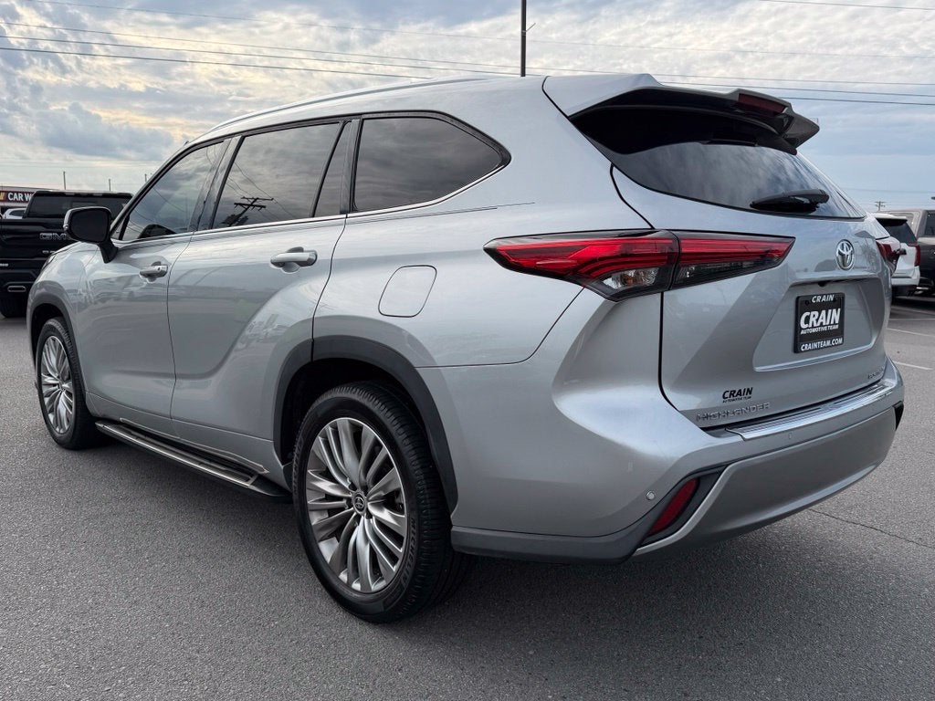 2022 Toyota Highlander Platinum *Platinum Pkg/Pano Roof/Pano View Mirrors