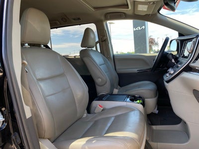 2019 Toyota Sienna XLE 8 Passenger
