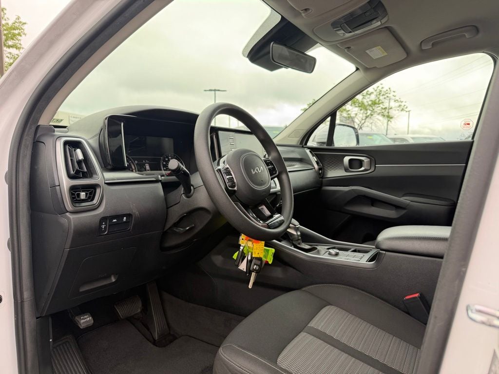 2022 Kia Sorento LX