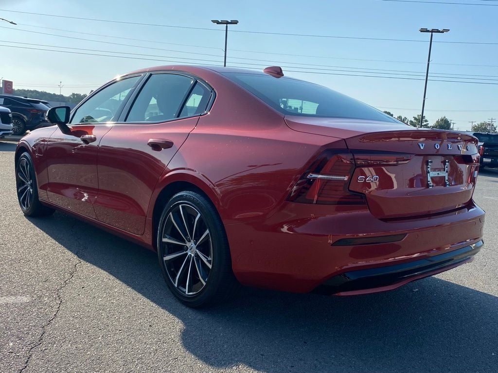 2023 Volvo S60 Recharge Plug-In Hybrid T8 Plus Dark Theme