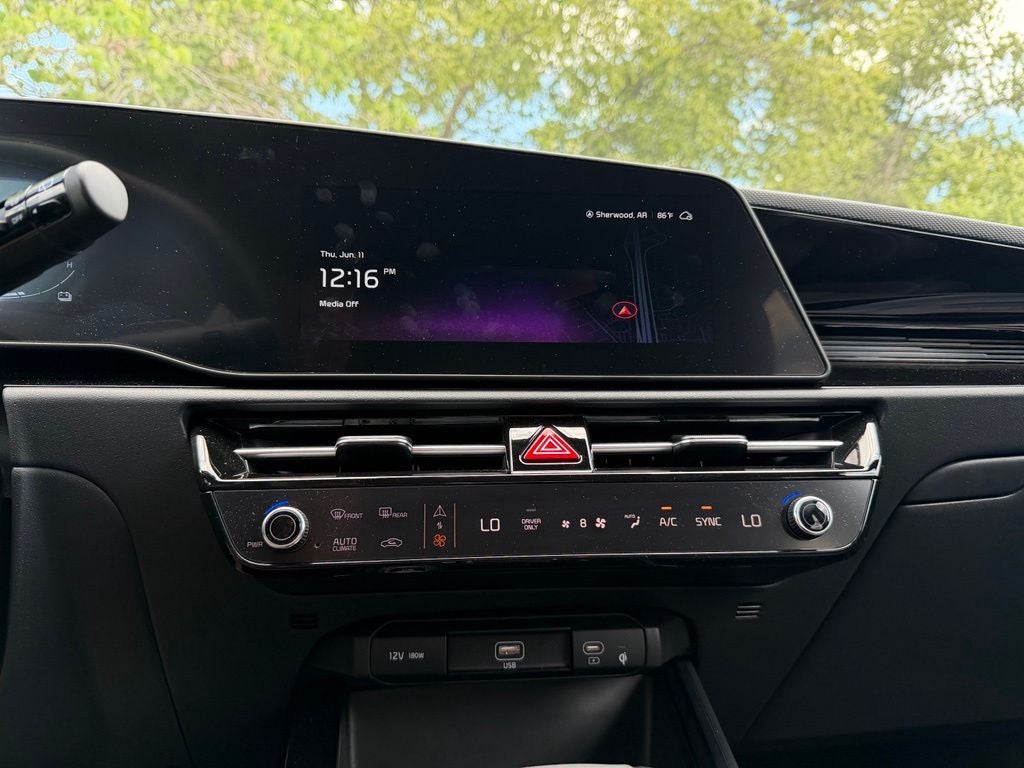 2025 Kia Niro SX
