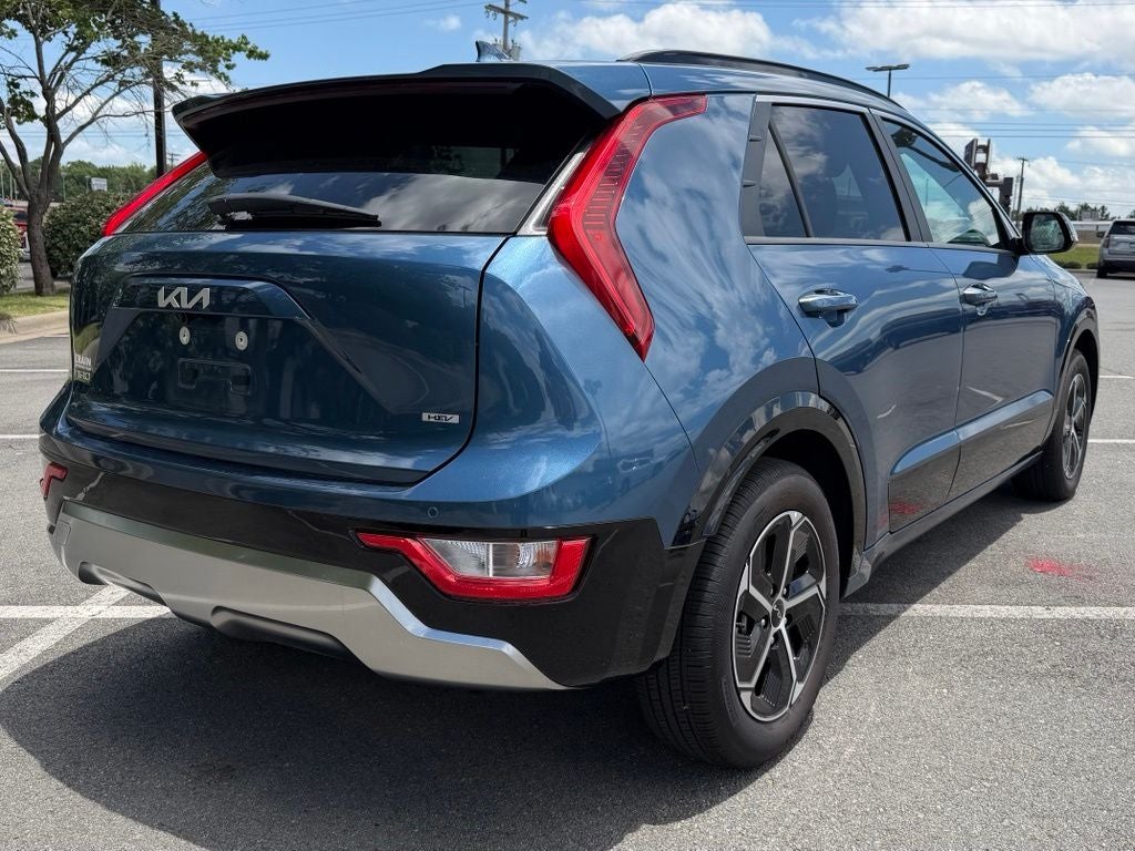 2025 Kia Niro SX