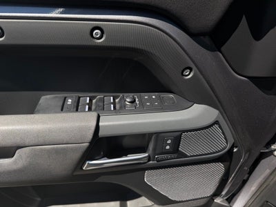 2022 Land Rover Defender 110 X-Dynamic SE