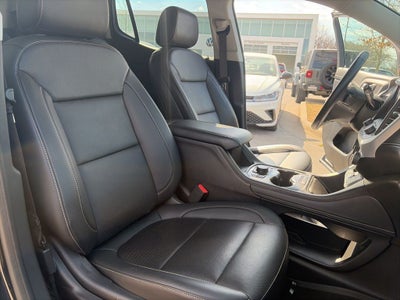 2023 GMC Acadia SLT CLEAN CARFAX LOW MILES!!