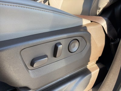 2024 GMC Yukon SLT 2ND ROW BENCH! LUXURY PACKAGE 1 OWNER CLEAN CARFAX